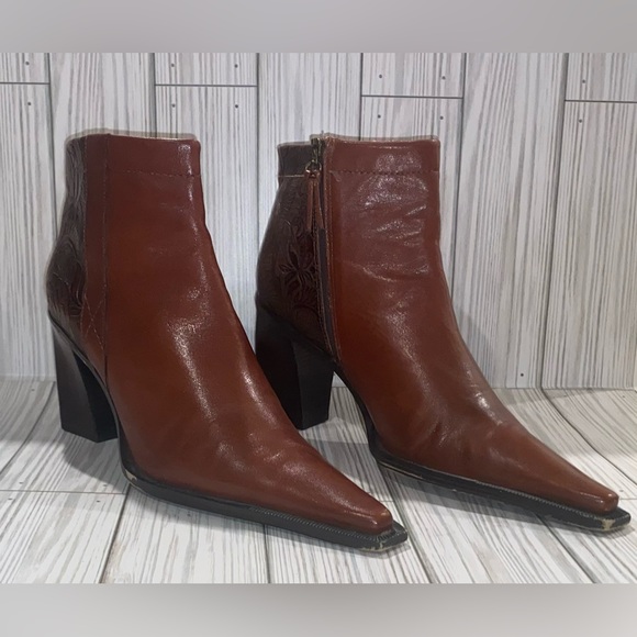 BCBG Girls “MAX AZIRA” Western Ankle Boots Size 7 - Picture 9 of 14